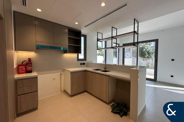 Single Row | Light Wood Style | Available